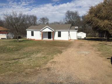 Main picture of 903 W Bells Blvd