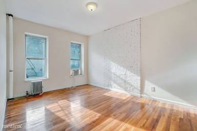 Main picture of 323 W 47th St