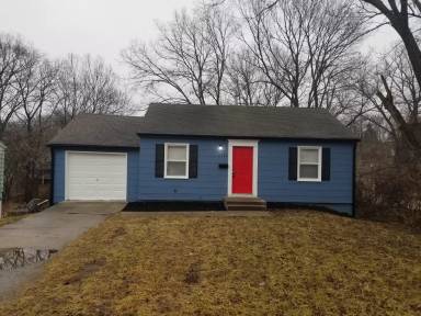 Main picture of 2209 S Hawthorne Ave