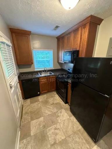 Main picture of 840 Carolina Ave