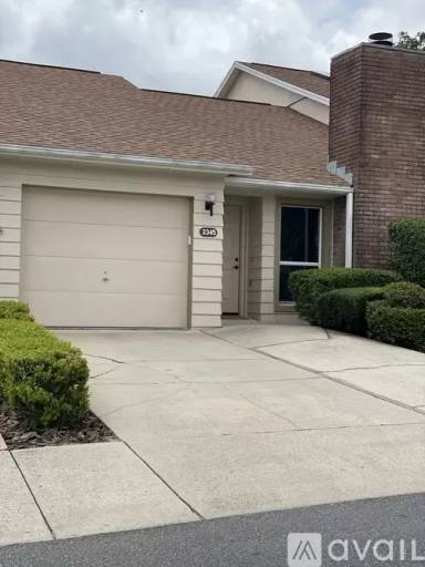 Main picture of 2345 SE 19th Cir