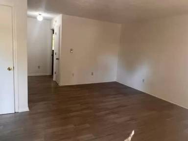 Main picture of 319 Garden Park Dr