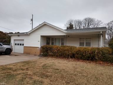 Main picture of 2602 E Pawnee St