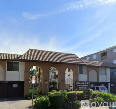 Main picture of 11840 Riverside Dr
