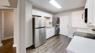 Main picture of 1575 W 19th St