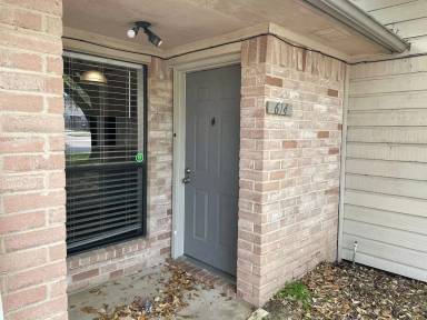 Main picture of 2500-30 Hickory Dr
