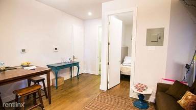 Main picture of 17 Troutman St