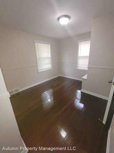Main picture of 14812 Heyden St