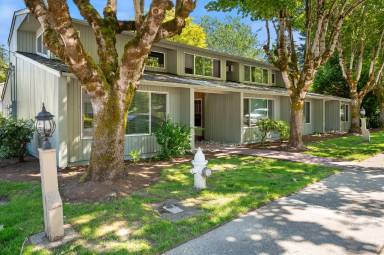 Main picture of 865 2nd Ave NW