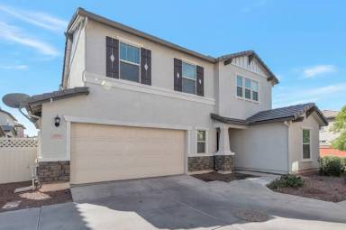 Main picture of 894 S Pheasant Dr