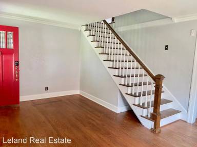 Main picture of 3712 Buckingham St