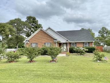 Main picture of 65 Woodshire Dr