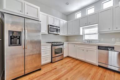 Main picture of 648 Westcross St