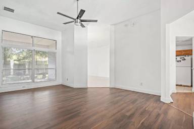 Main picture of 2429 Cedar Trace Dr W