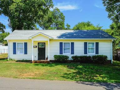Main picture of 903 Laye St