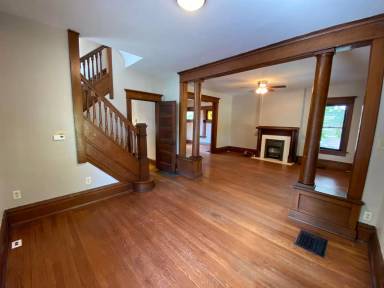Main picture of 33 W Patterson Ave