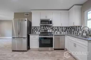 Main picture of 2331 Peachwood Cir NE