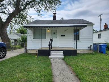 Main picture of 23631 Columbus Ave