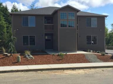 Main picture of 1441 SE Honeysuckle Loop