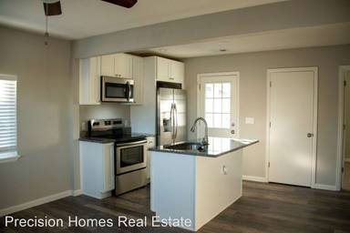 Main picture of 523 N 3rd Ave