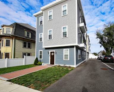Main picture of 102 Neponset Ave