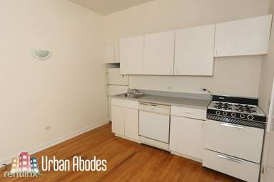 Main picture of 816 W Waveland Apartments