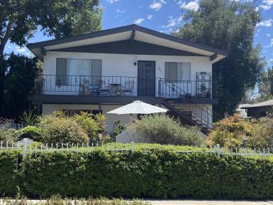 Main picture of 135 E 5th Ave