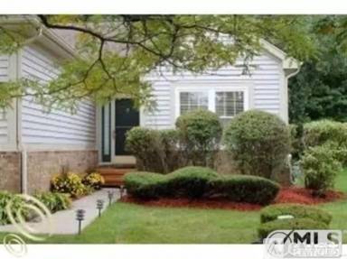 Main picture of 41589 Sleepy Hollow Dr