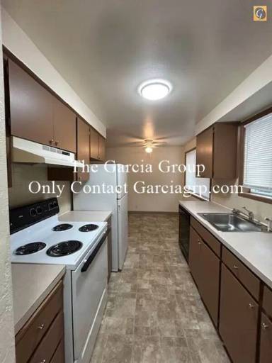 Main picture of 581 Holmes Ln