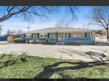 Main picture of 3228 S Travis St