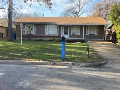 Main picture of 7706 Meadowview Ln