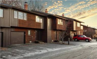 Main picture of 1907 Stonegate Cir