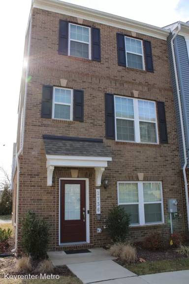 Main picture of 2736 Pinebrook Rd