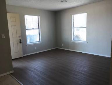Main picture of 1020 N Spencer Rd