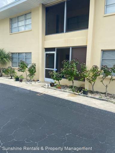 Main picture of 4901 Victoria Dr