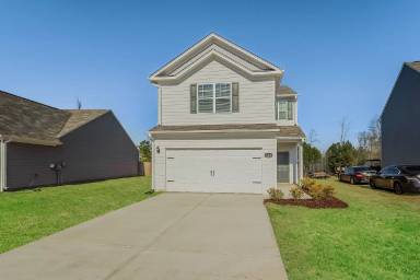 Main picture of 124 Clover Cir