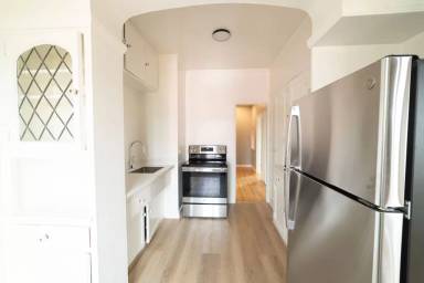 Main picture of 633 Cleveland St