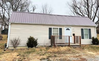 Main picture of 15704 E T C Lea Rd