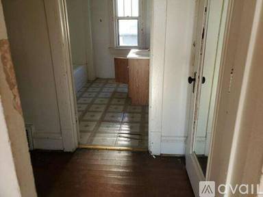 Main picture of 2410 Dunham St