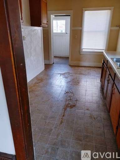 Main picture of 2116 N Maryland St