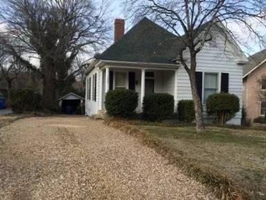 Main picture of 1009 Hanover St