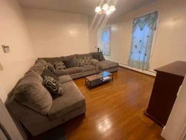 Main picture of 11 Dickerman St