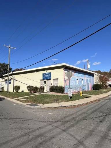 Main picture of 904 Moretz Ave