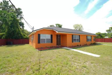 Main picture of 3178 N Ridge Rd