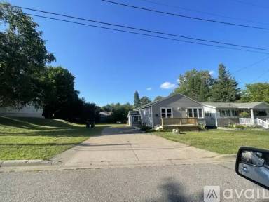Main picture of 406 Jackson St