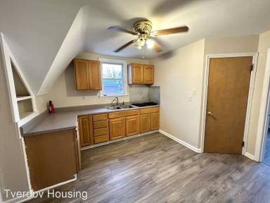 Main picture of 810 Jackson Ave