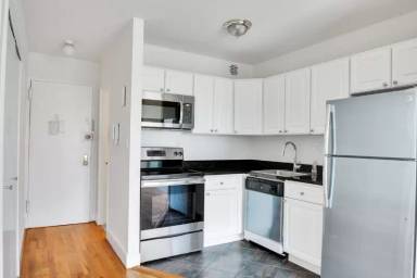 Main picture of 655 2nd Ave