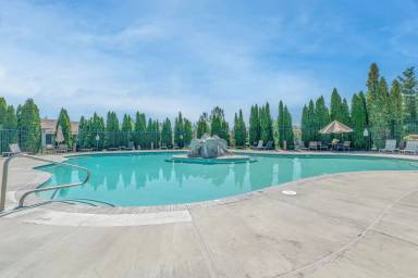 Main picture of Silver Creek Condos