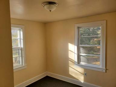 Main picture of 140 Glenn Rd