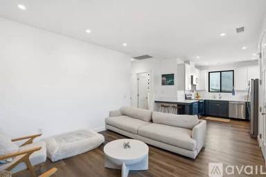 Main picture of 261 Almond St